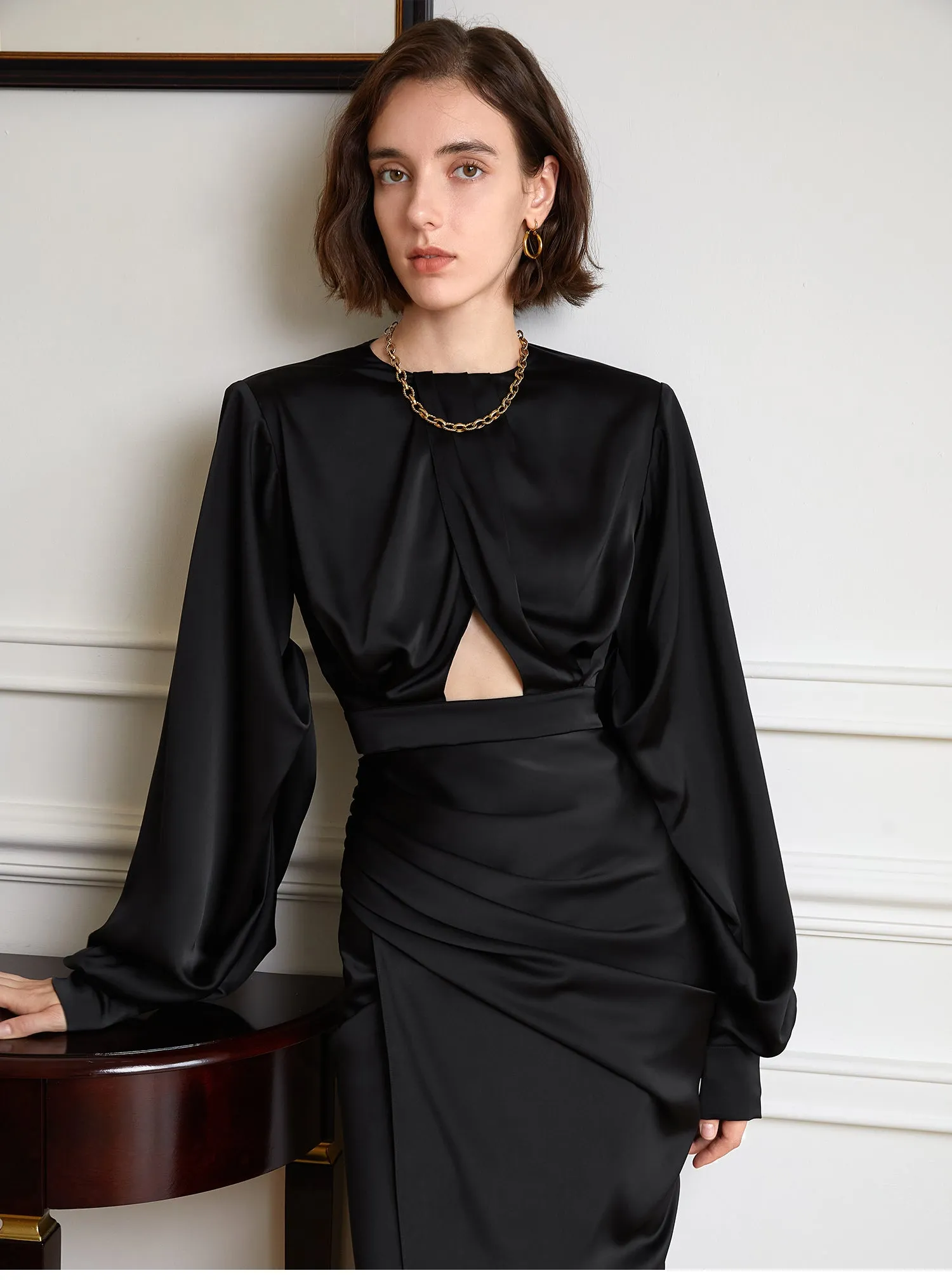 Two-piece suit set a classic high-waisted, pleated skirt and long-sleeved suit set- Fruta